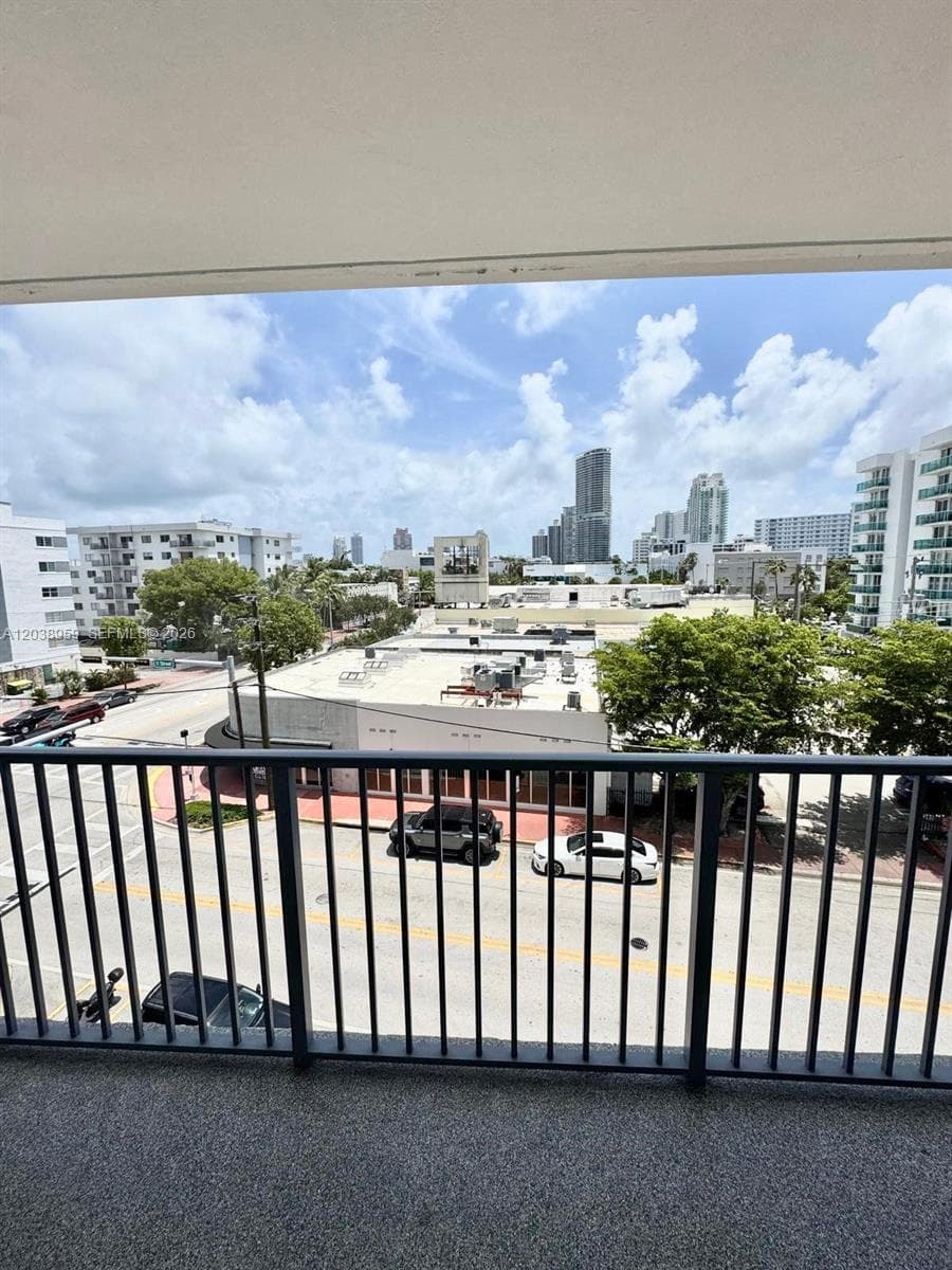 A12038959 — Miami Beach — 26