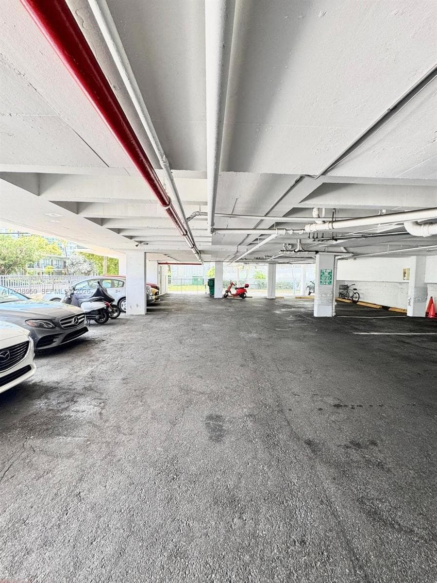 A12038959 — Miami Beach — 29