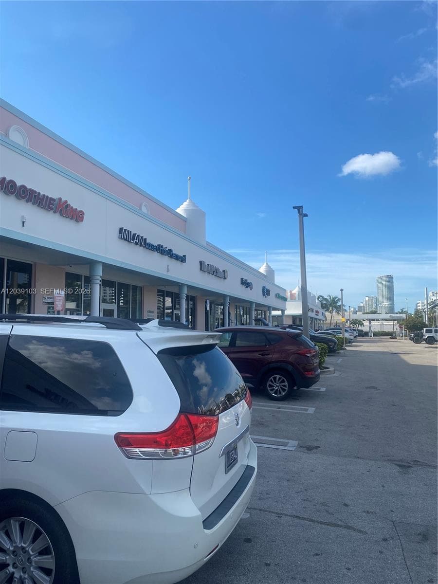 A12039103 — Miami Beach — 3