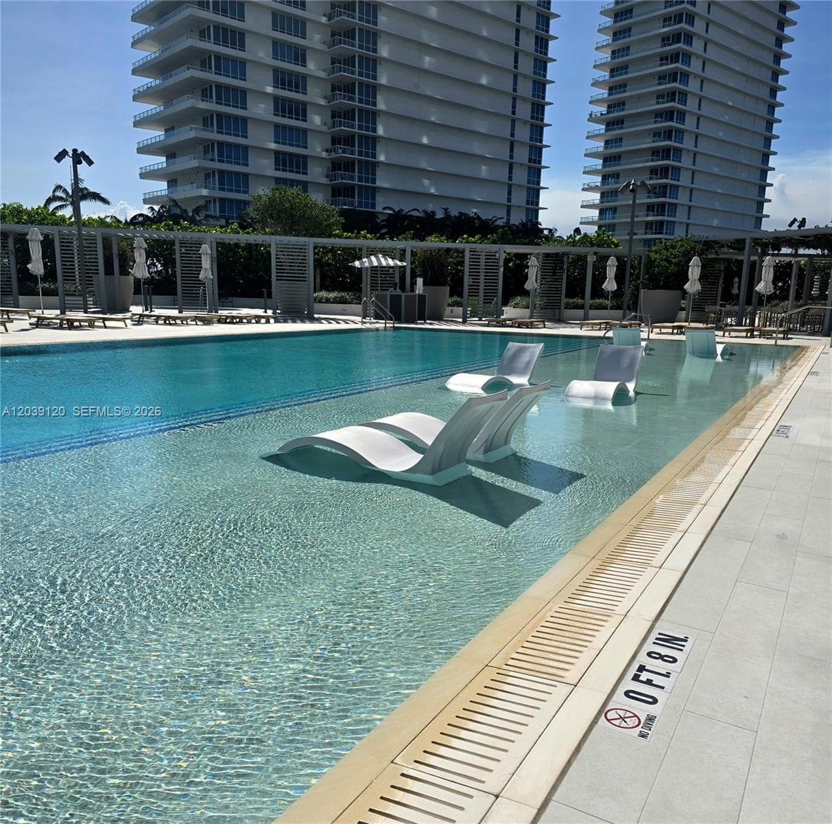 A12039120 — Miami Beach — 17