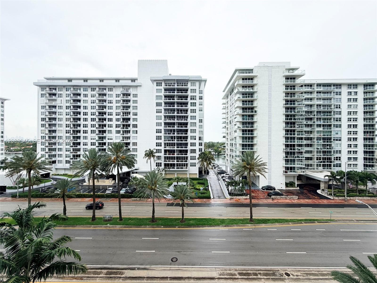 A12039345 — Miami Beach — 2
