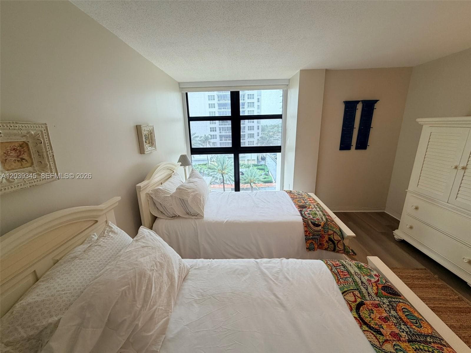 A12039345 — Miami Beach — 43