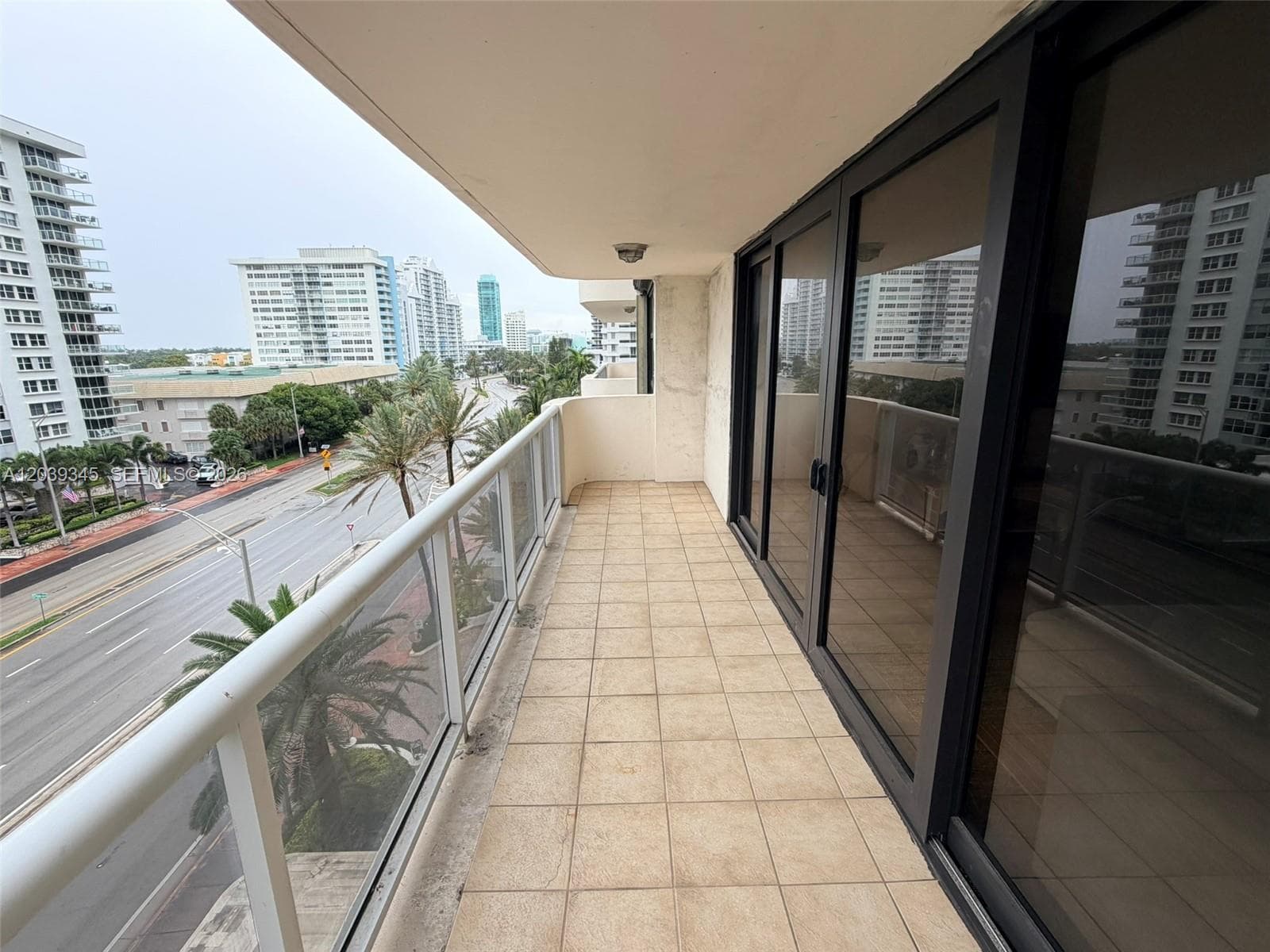 A12039345 — Miami Beach — 26