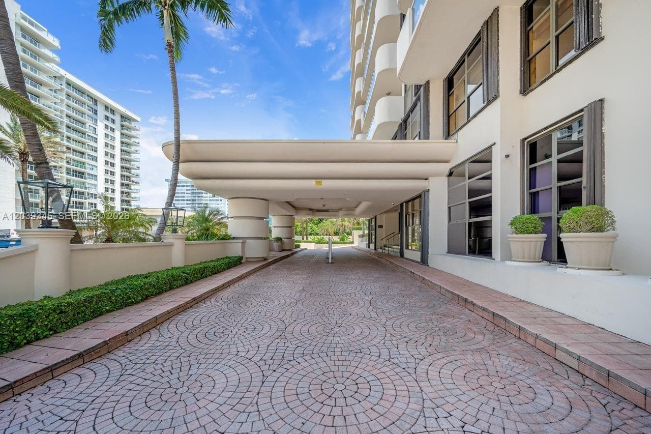 A12039345 — Miami Beach — 4