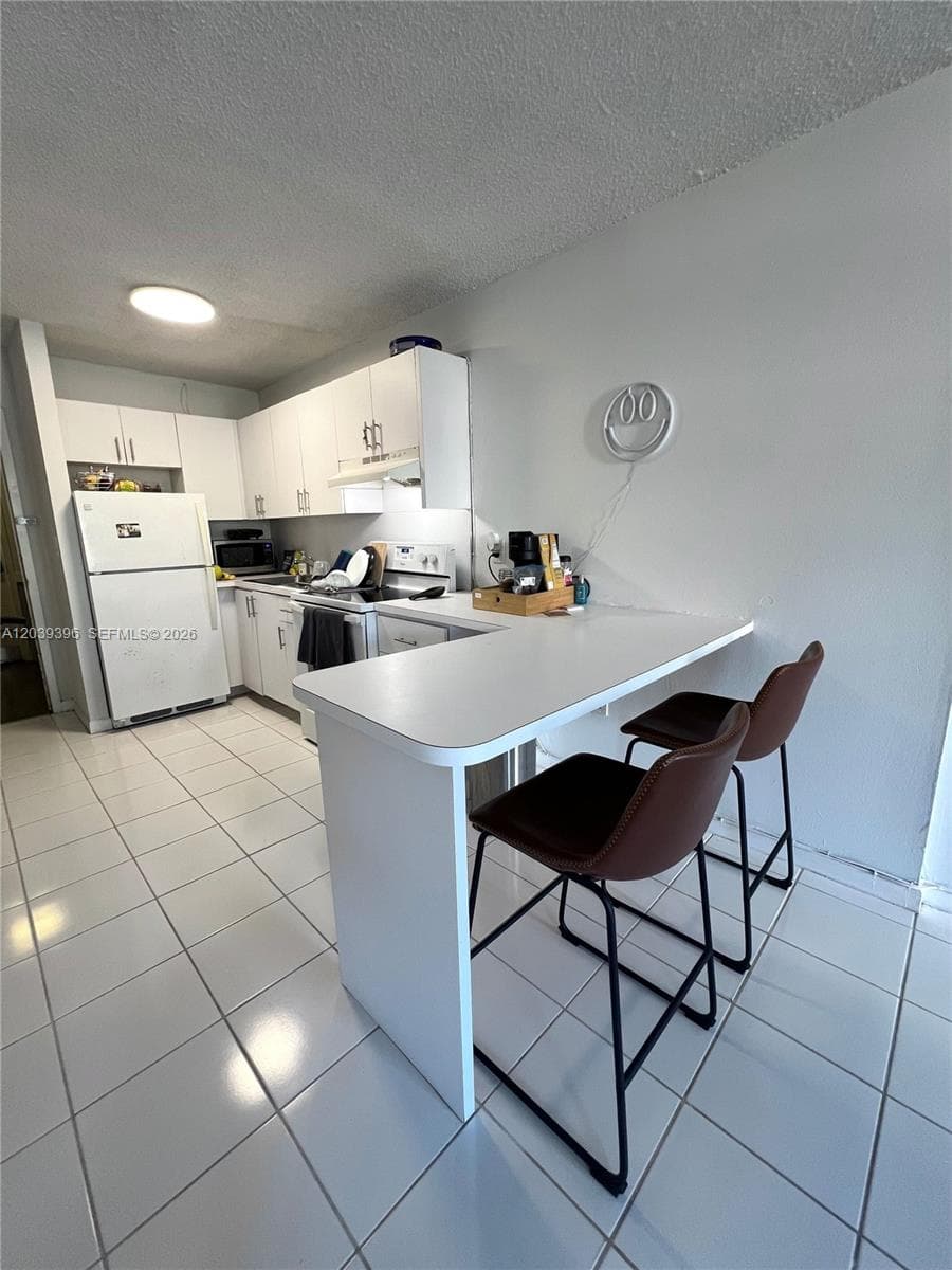 A12039396 — Miami Beach — 6