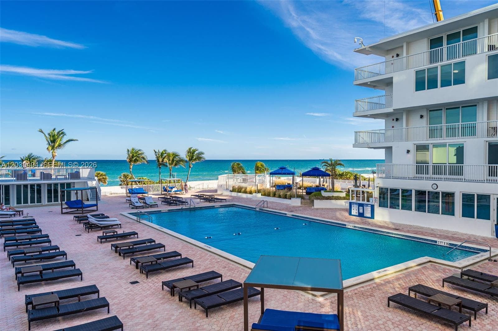 A12039404 — Miami Beach — 24