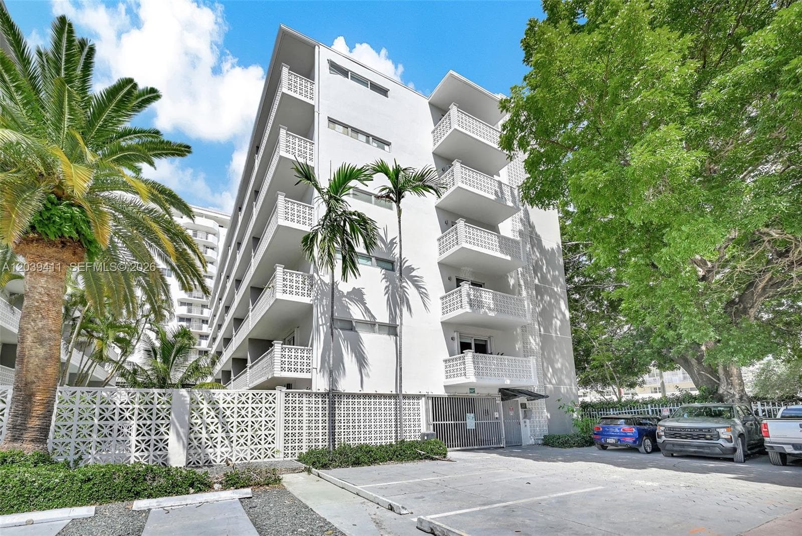 A12039411 — Miami Beach — 2