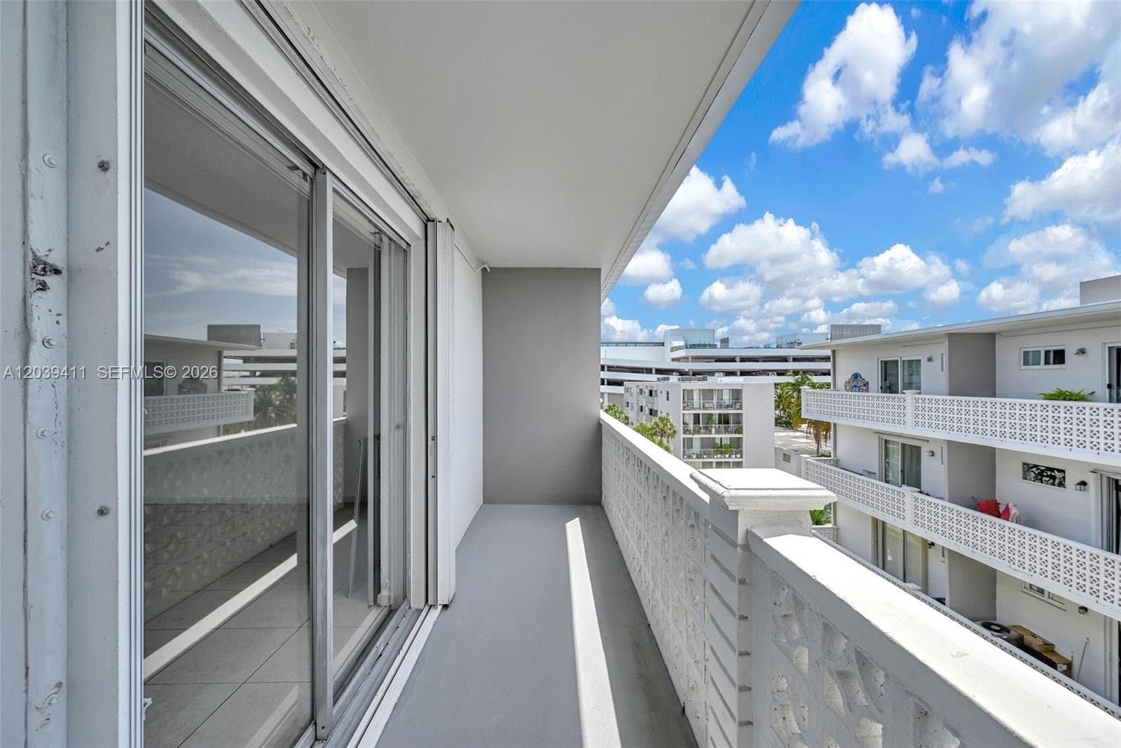 A12039411 — Miami Beach — 28