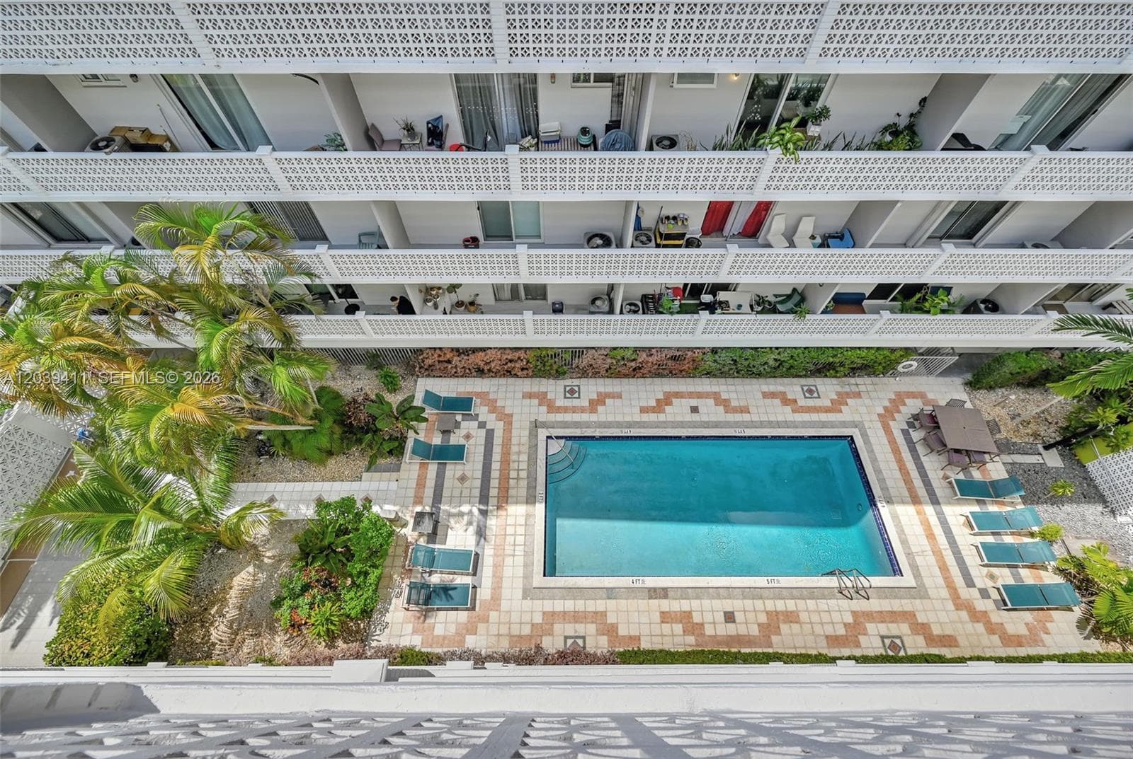 A12039411 — Miami Beach — 30