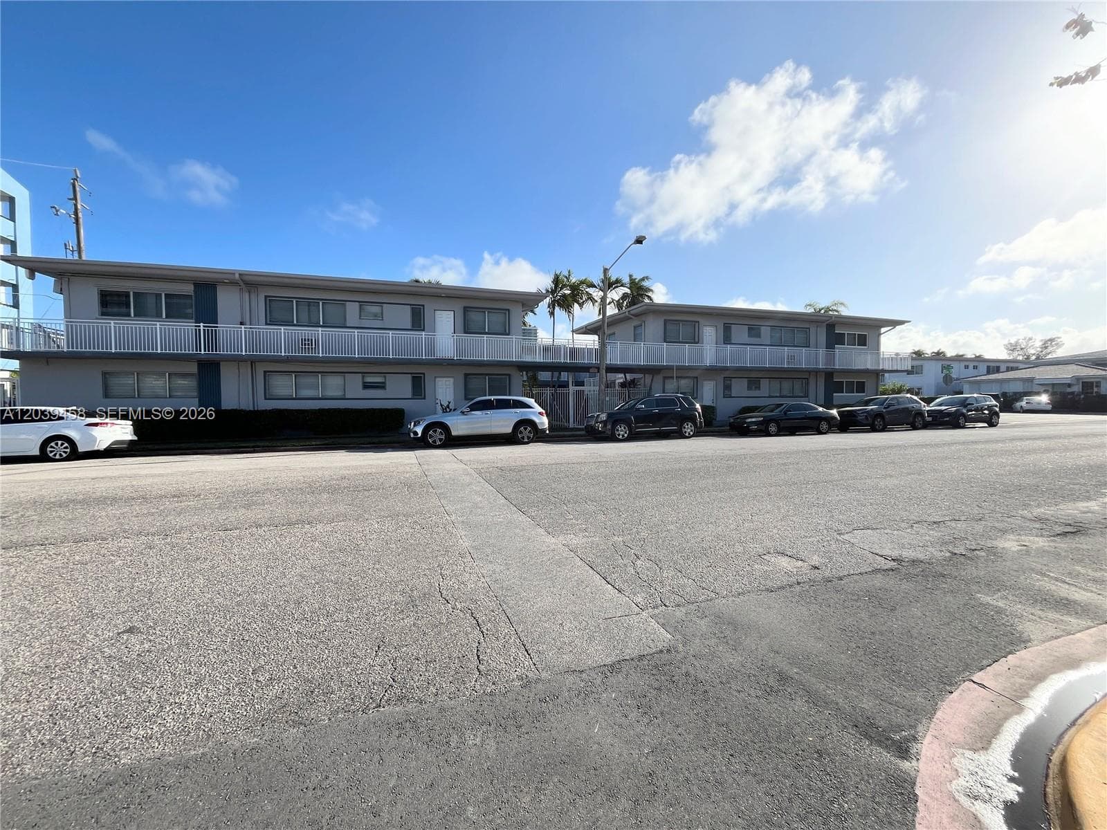 A12039458 — Miami Beach