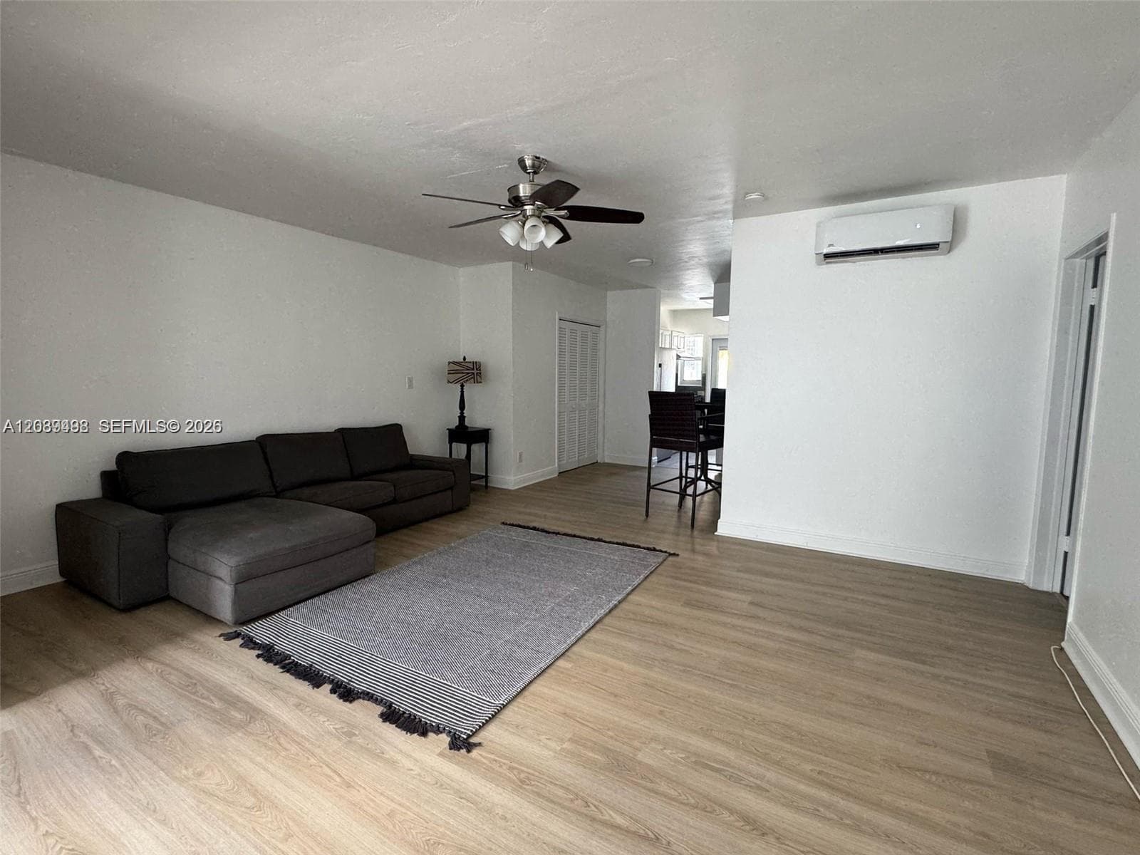 A12039498 — Miami Beach — 17