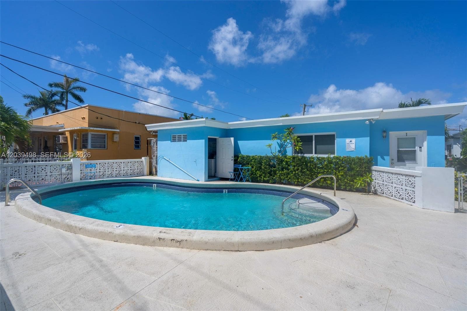 A12039498 — Miami Beach — 29