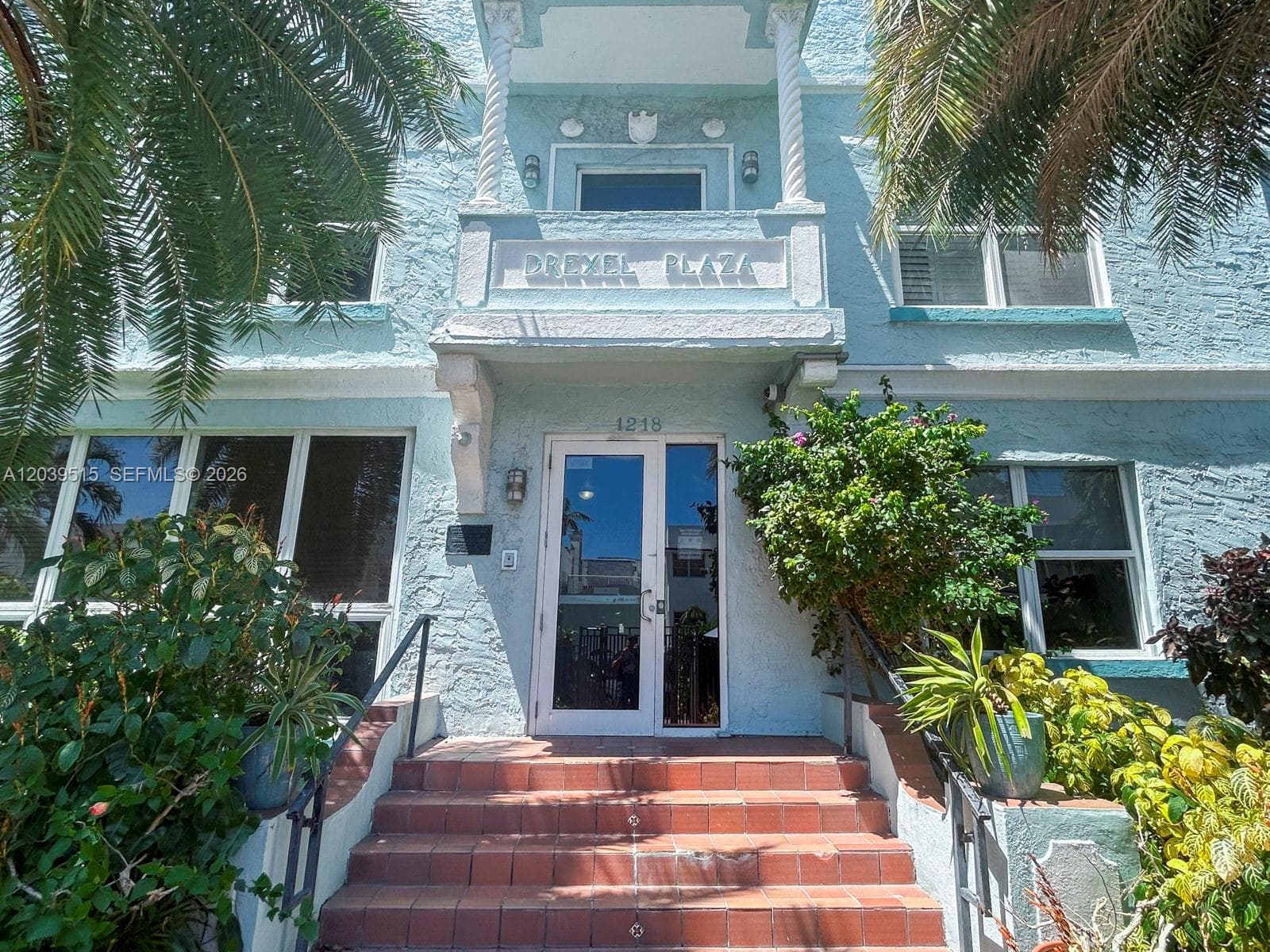 A12039515 — Miami Beach — 14