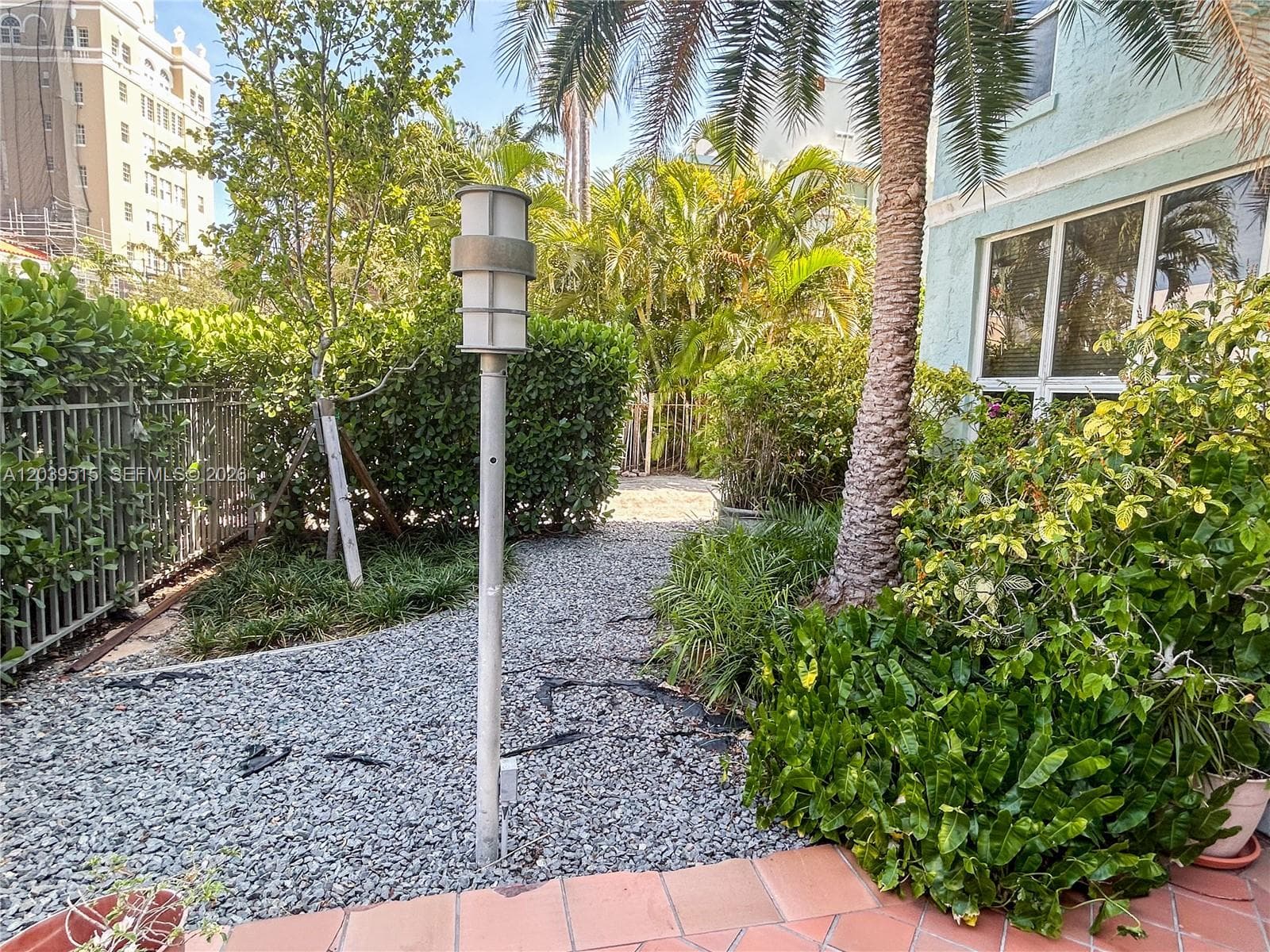 A12039515 — Miami Beach — 15