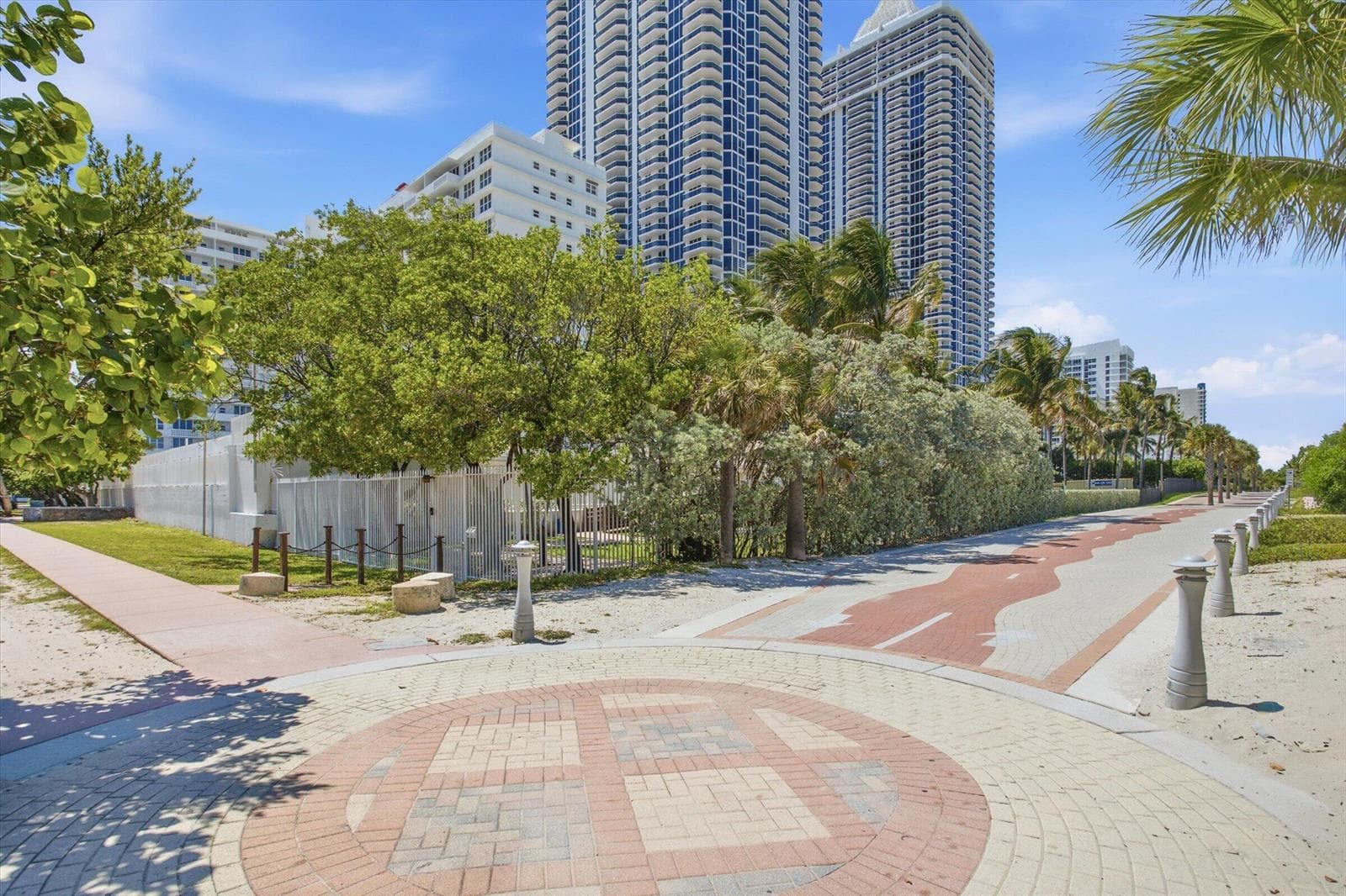 B26042724 — Miami Beach — 42