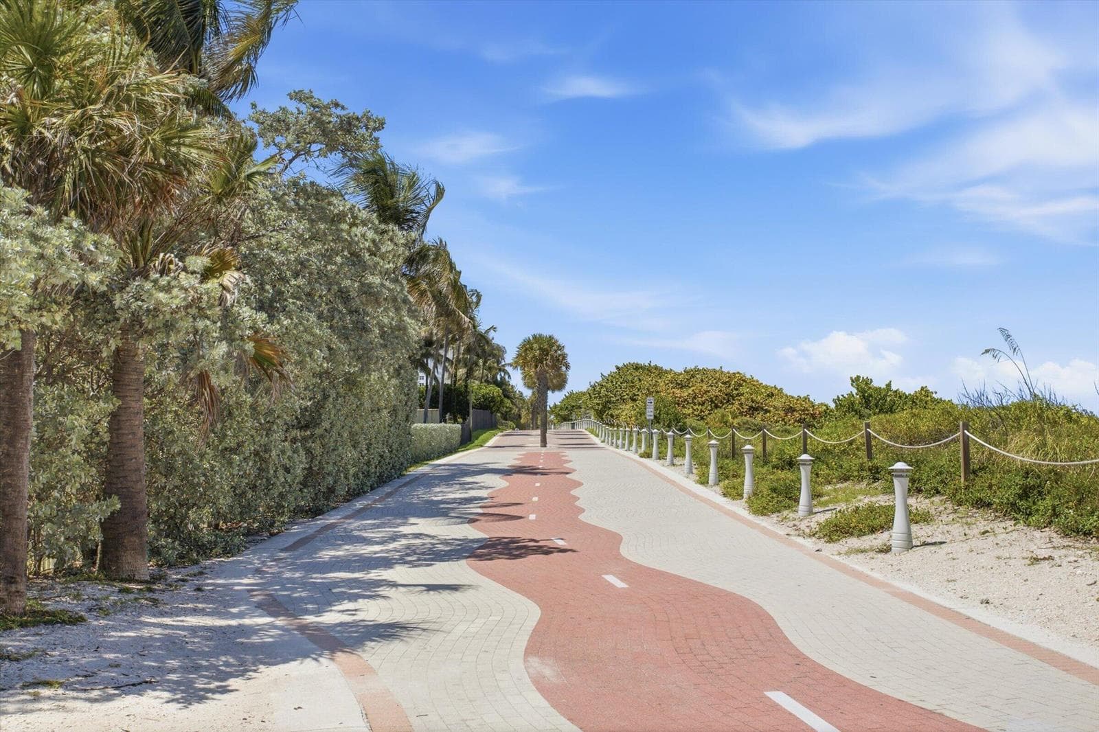 B26042724 — Miami Beach — 43