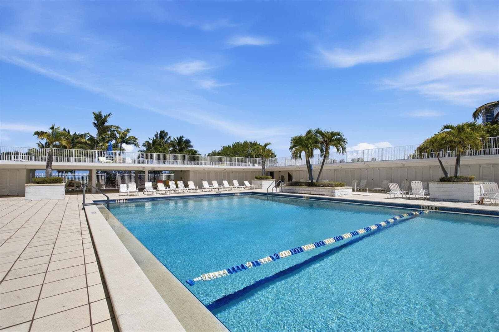 B26042724 — Miami Beach — 36