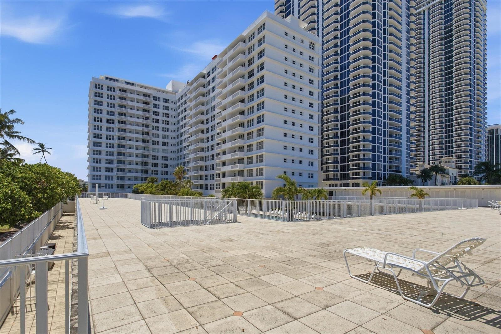 B26042724 — Miami Beach — 33