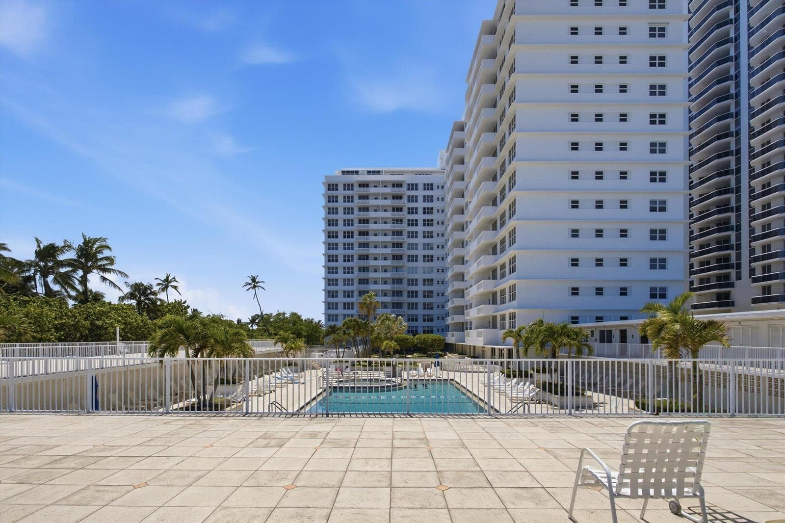 B26042724 — Miami Beach — 37