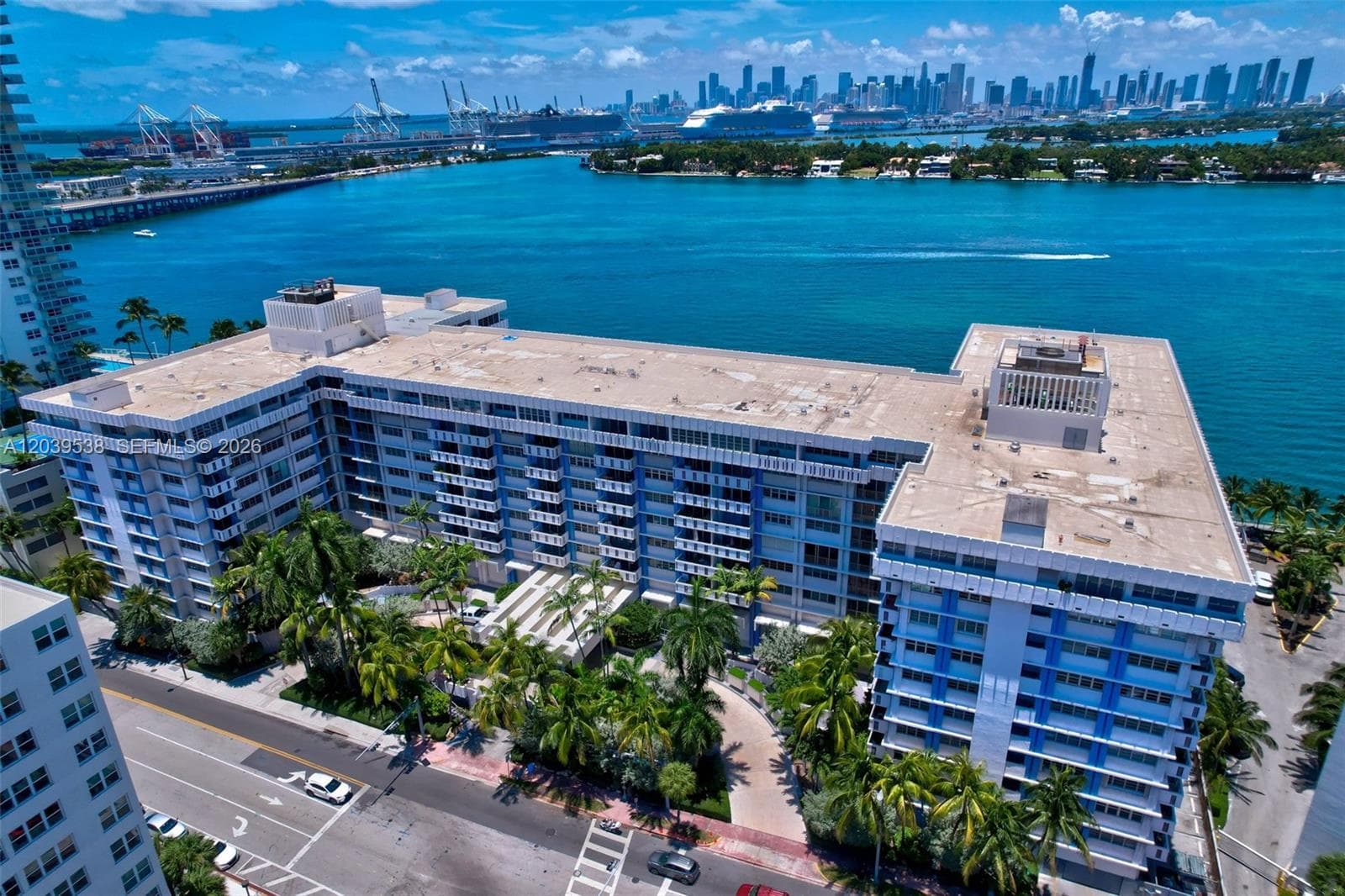 A12039538 — Miami Beach — 57