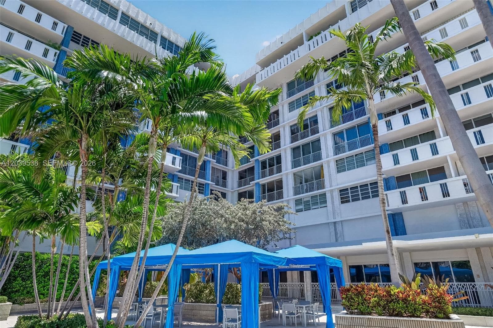 A12039538 — Miami Beach — 49