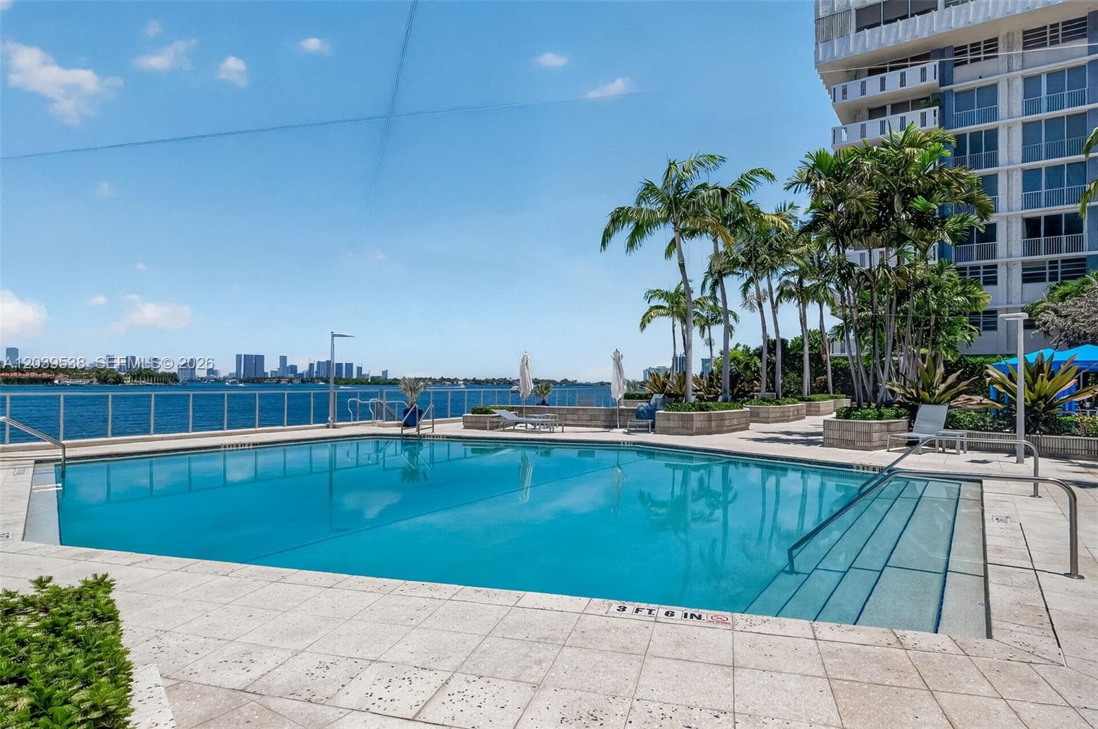 A12039538 — Miami Beach — 45