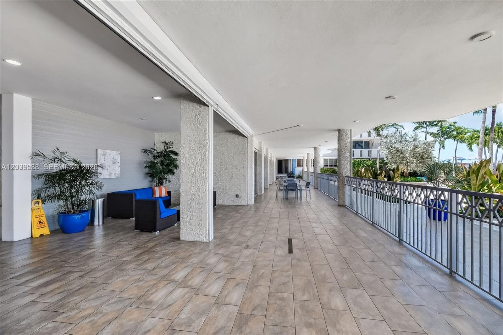 A12039538 — Miami Beach — 51