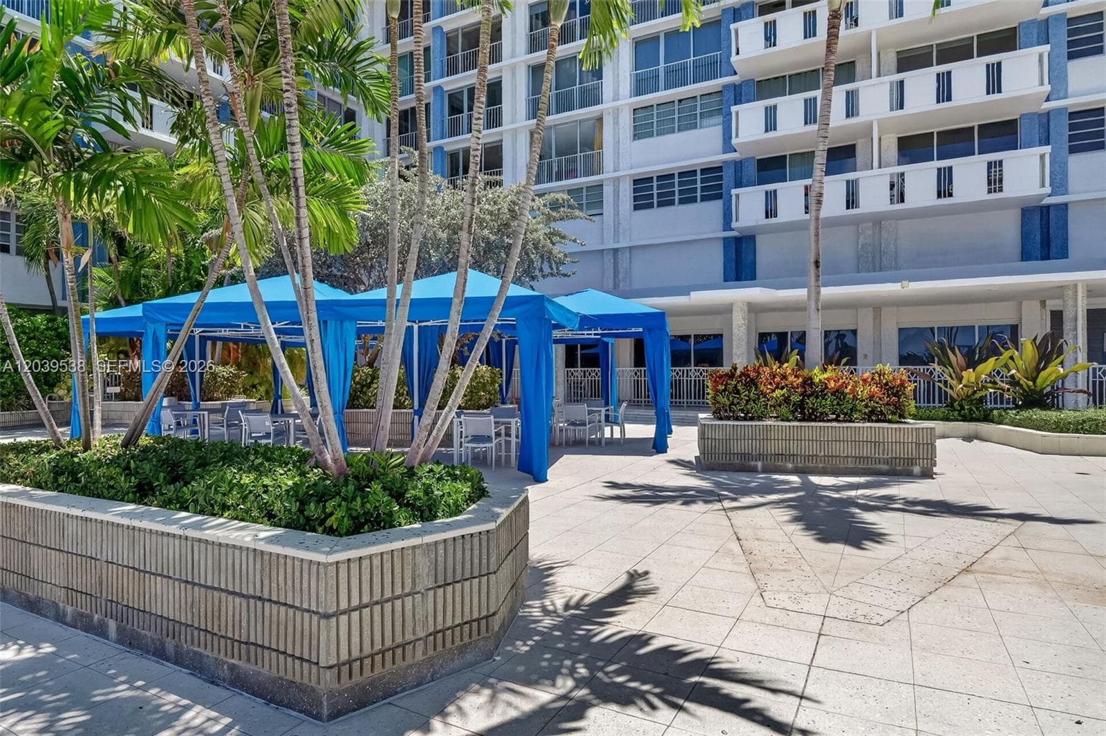A12039538 — Miami Beach — 48