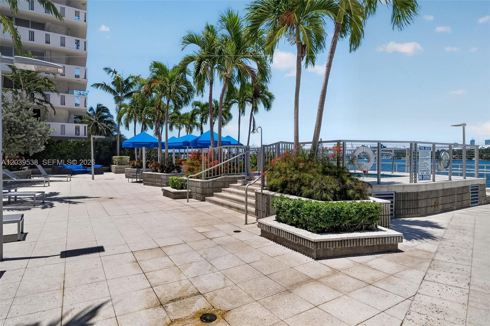 A12039538 — Miami Beach — 44