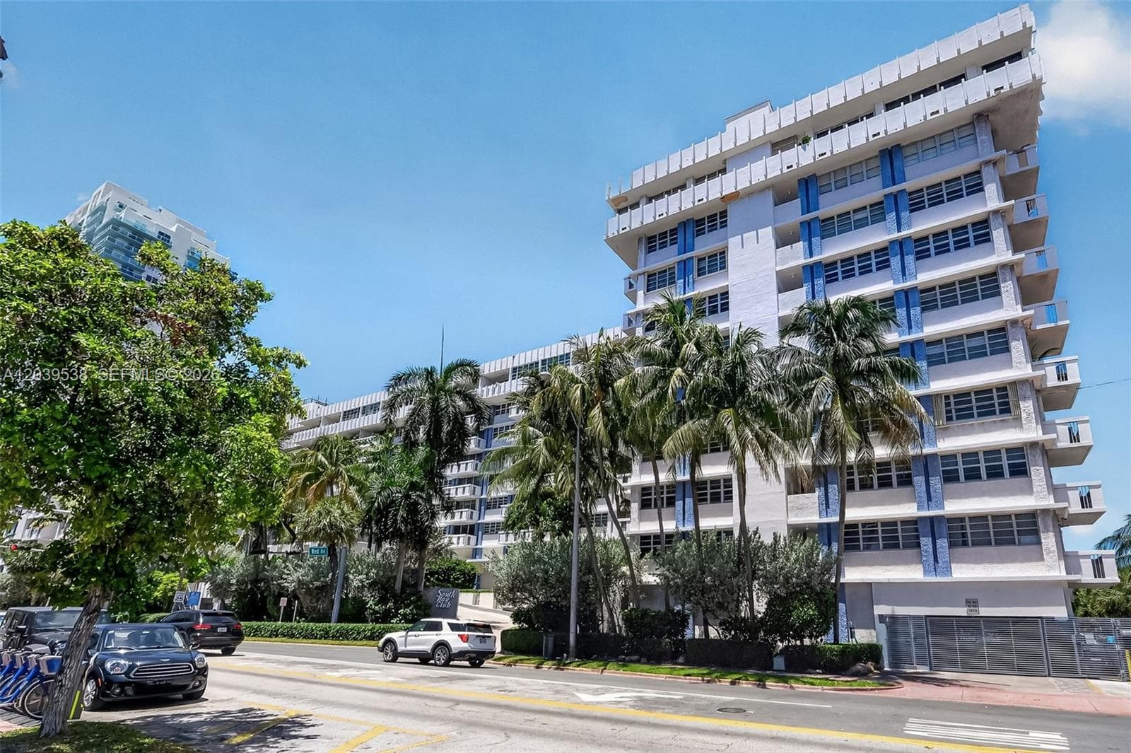 A12039538 — Miami Beach — 40