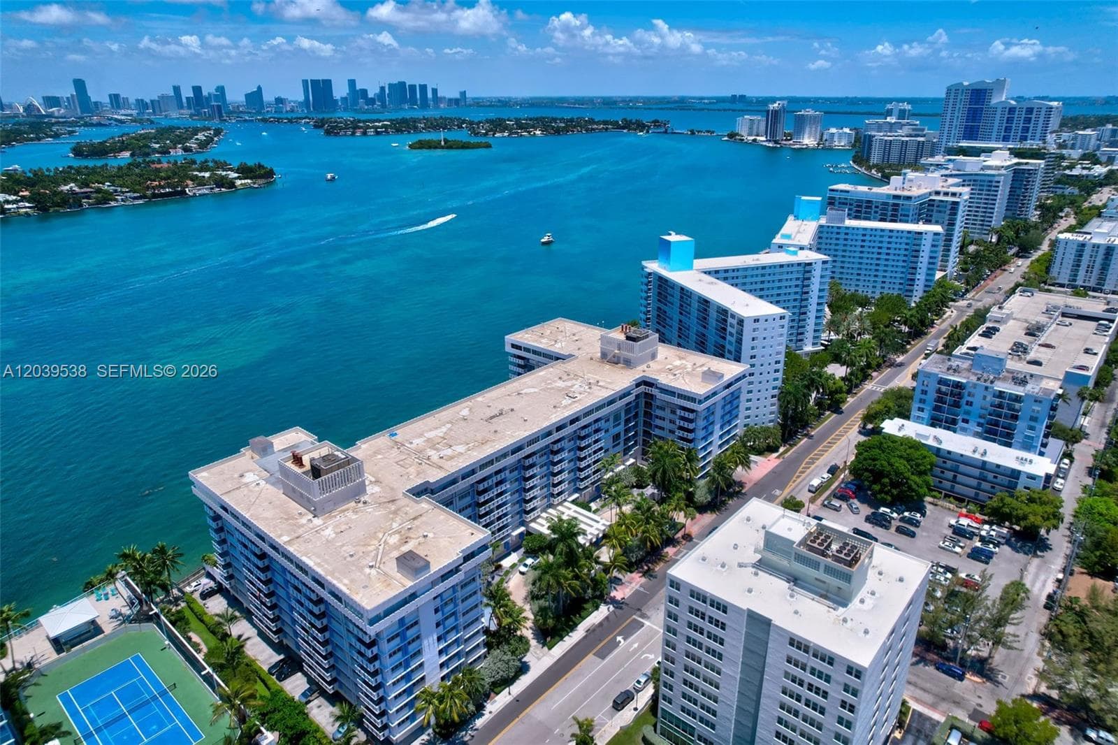 A12039538 — Miami Beach — 64