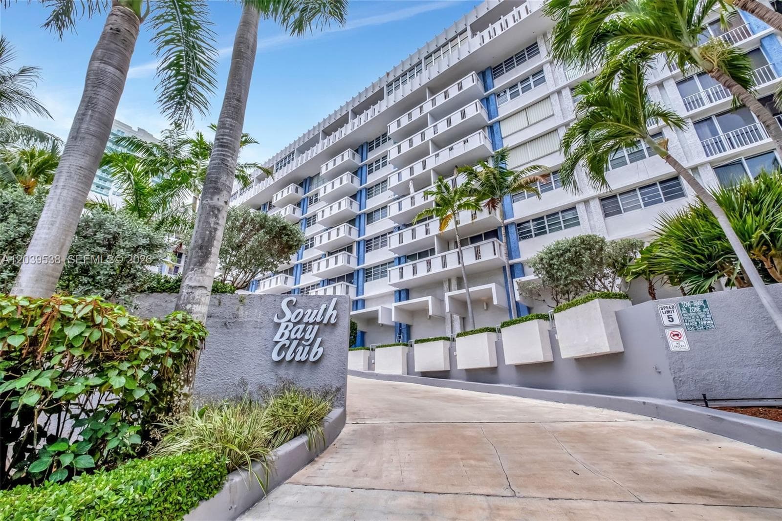 A12039538 — Miami Beach — 25
