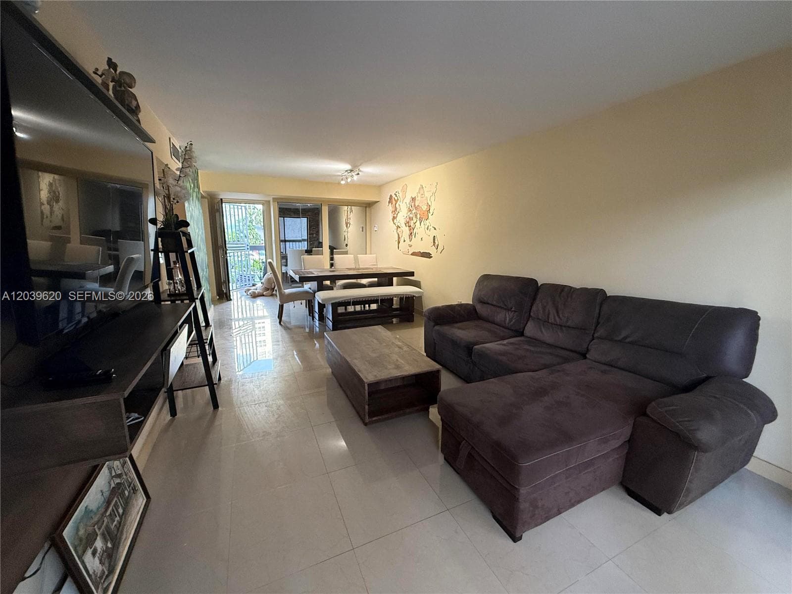A12039620 — Miami Beach — 3