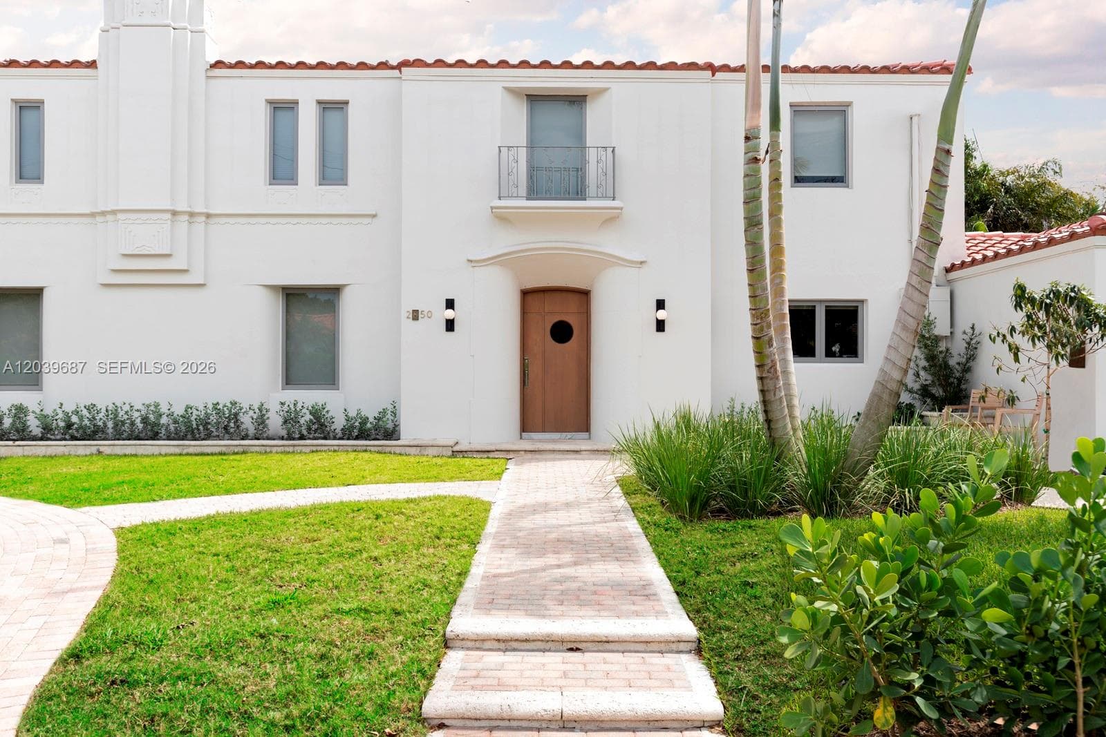 A12039687 — Miami Beach — 2