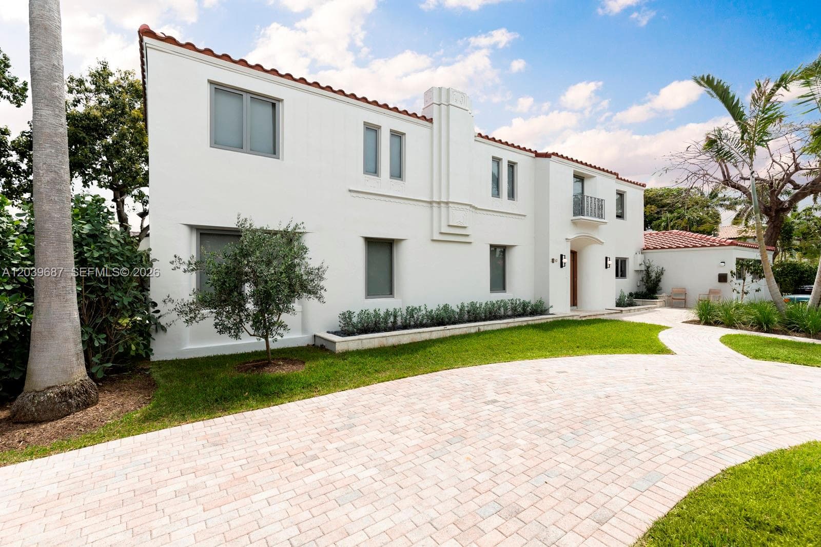 A12039687 — Miami Beach — 3