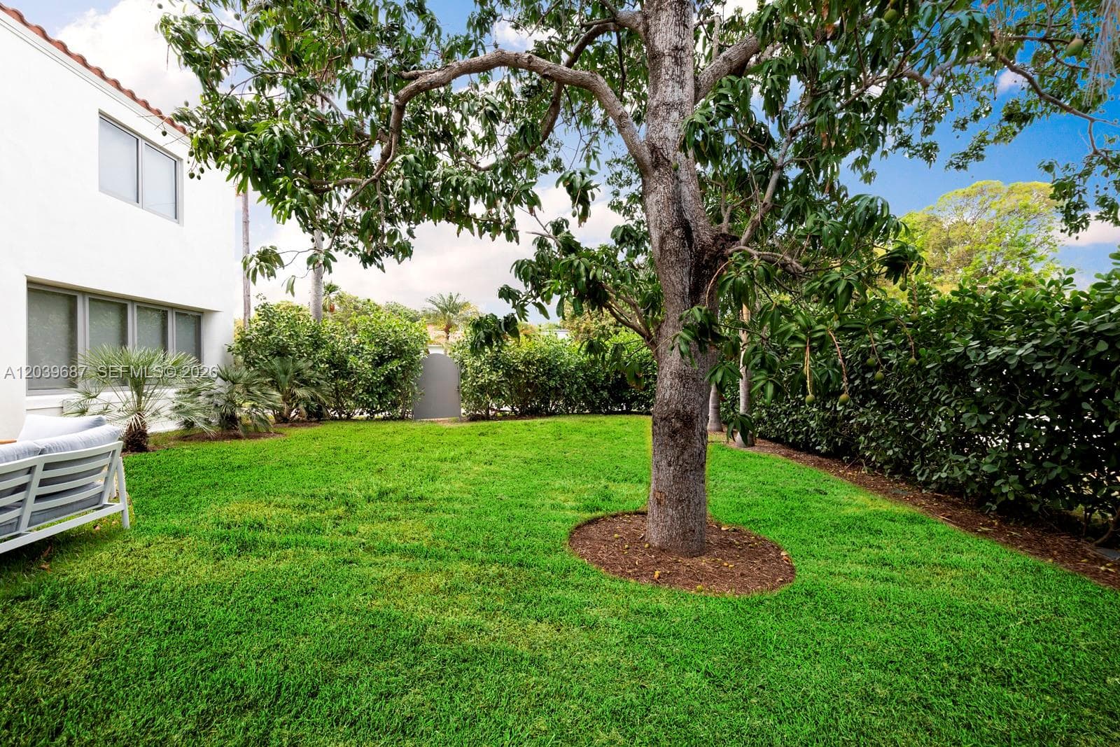 A12039687 — Miami Beach — 34