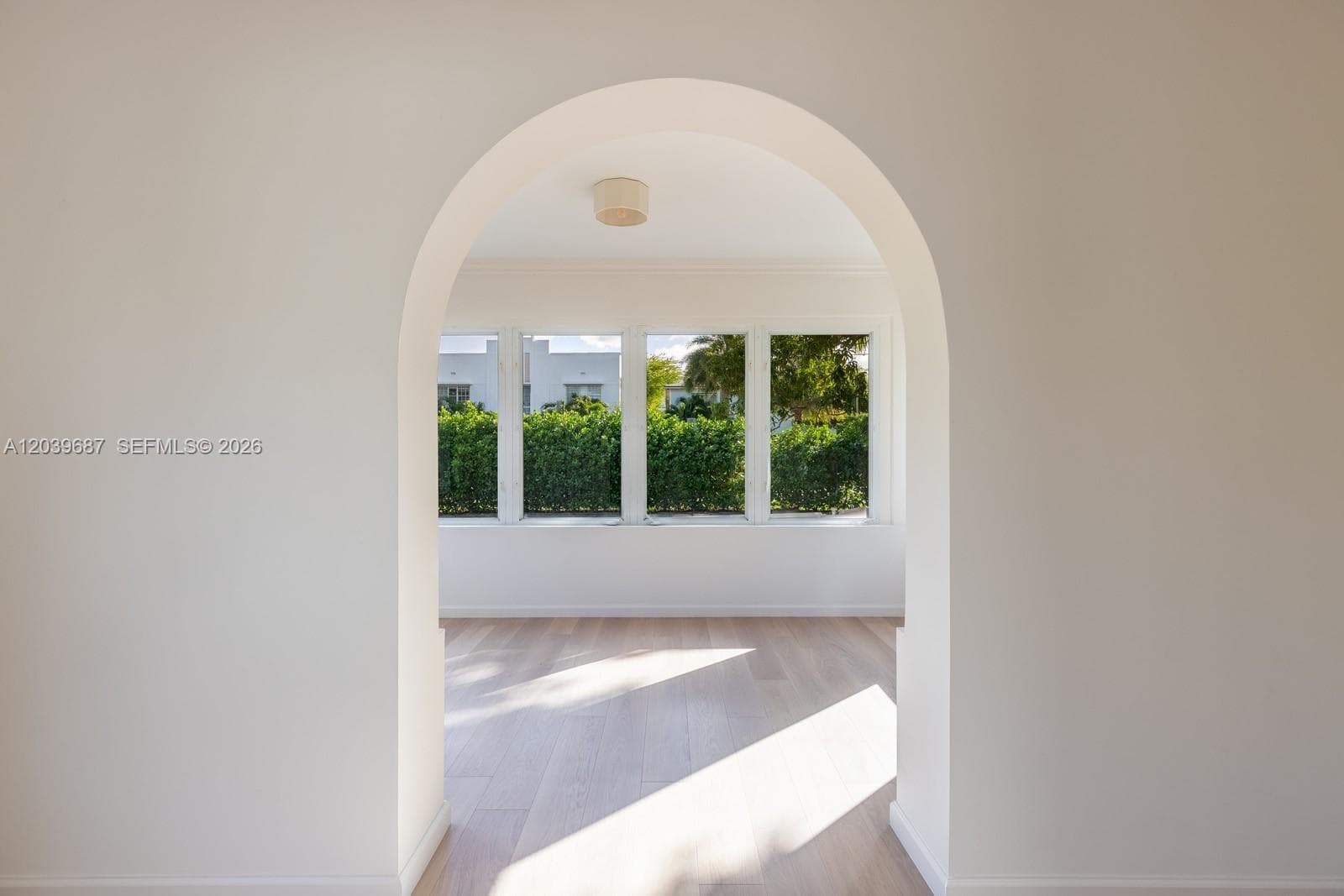 A12039687 — Miami Beach — 10