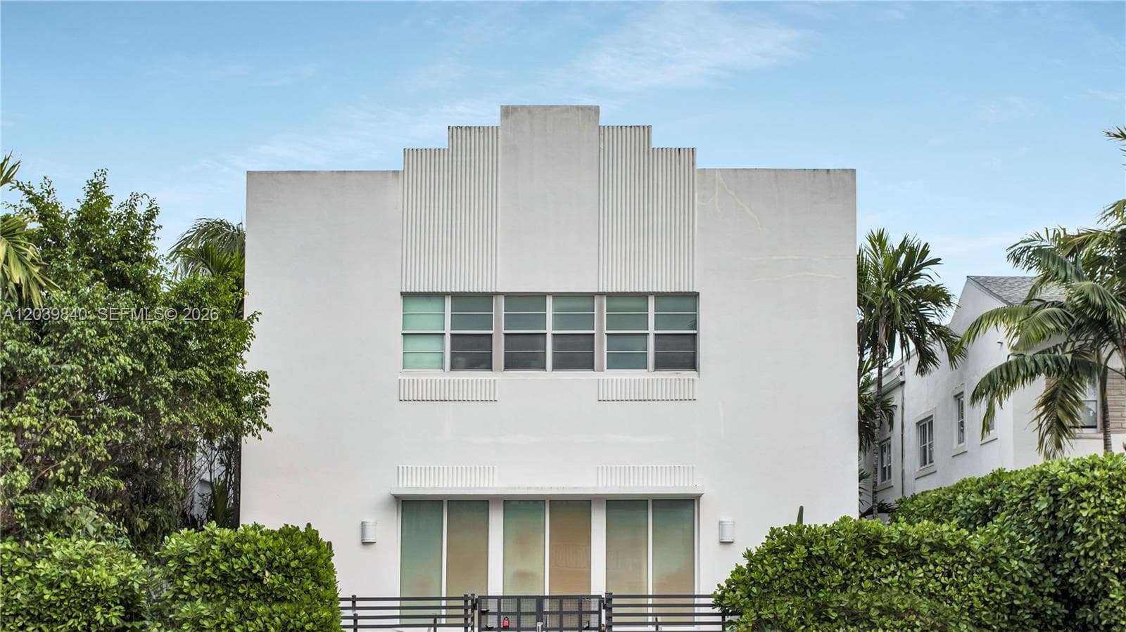 A12039840 — Miami Beach — 11
