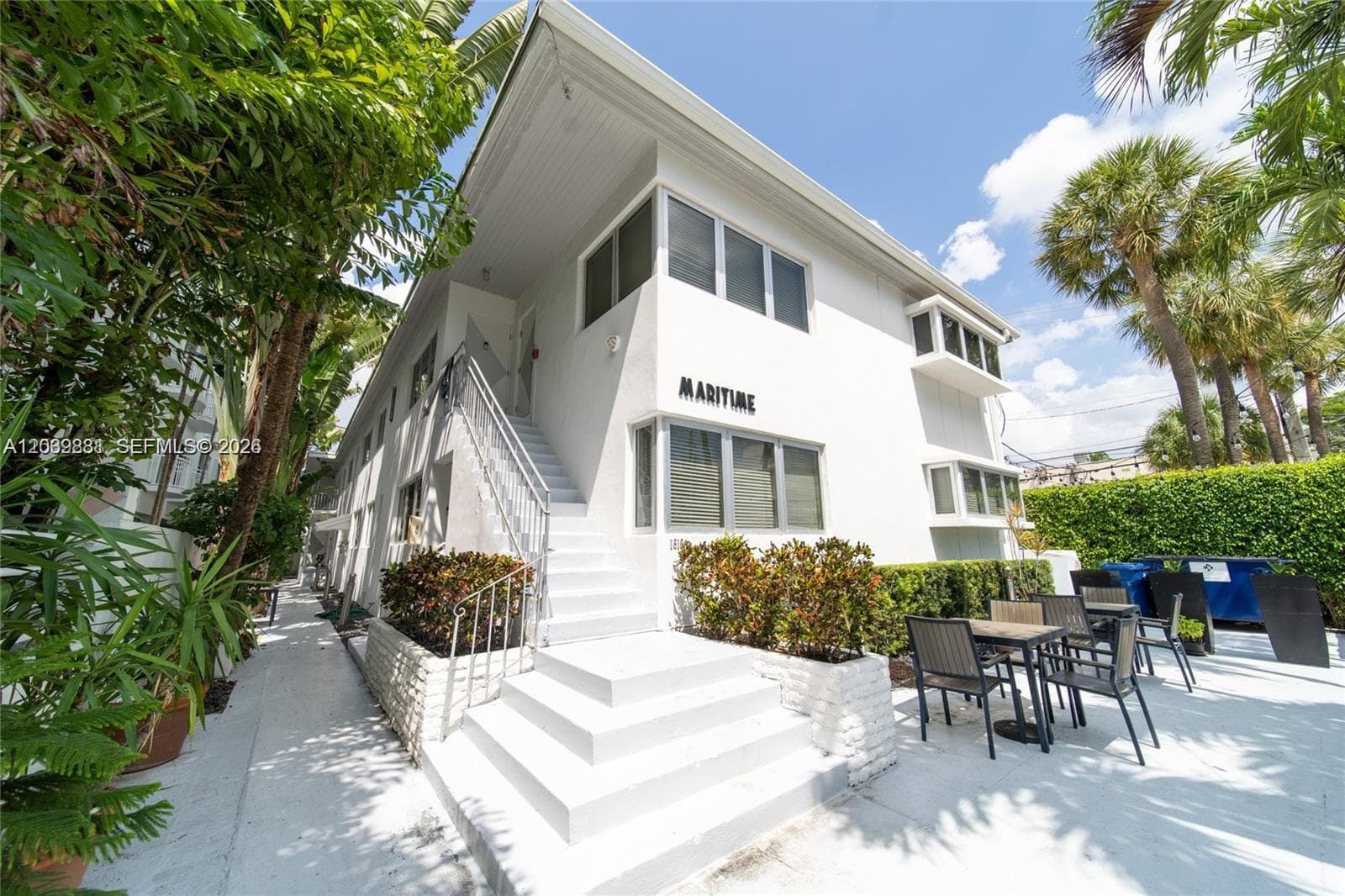 A12039881 — Miami Beach — 2