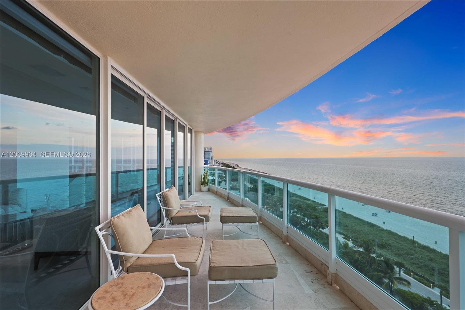 A12039934 — Miami Beach — 66