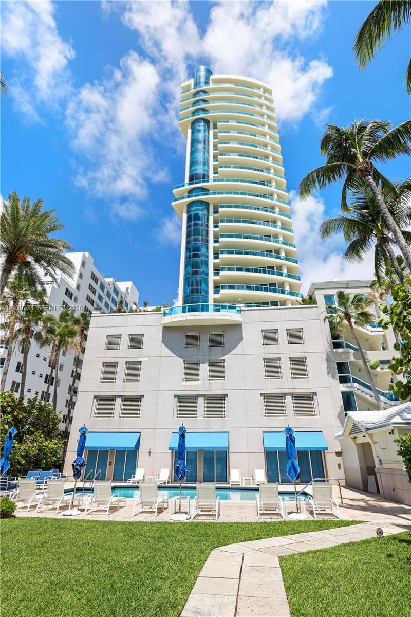 A12039934 — Miami Beach — 39