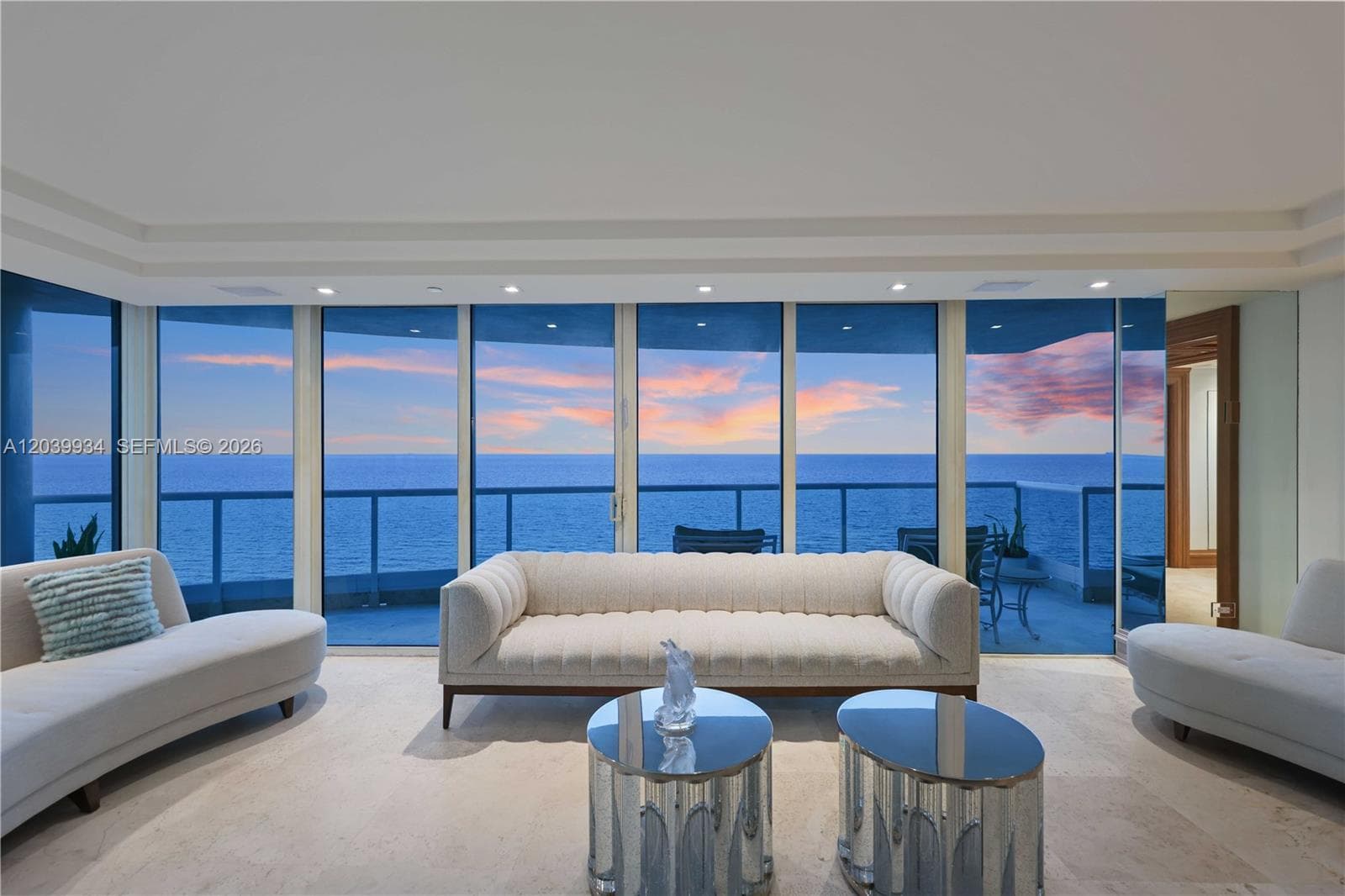 A12039934 — Miami Beach — 60