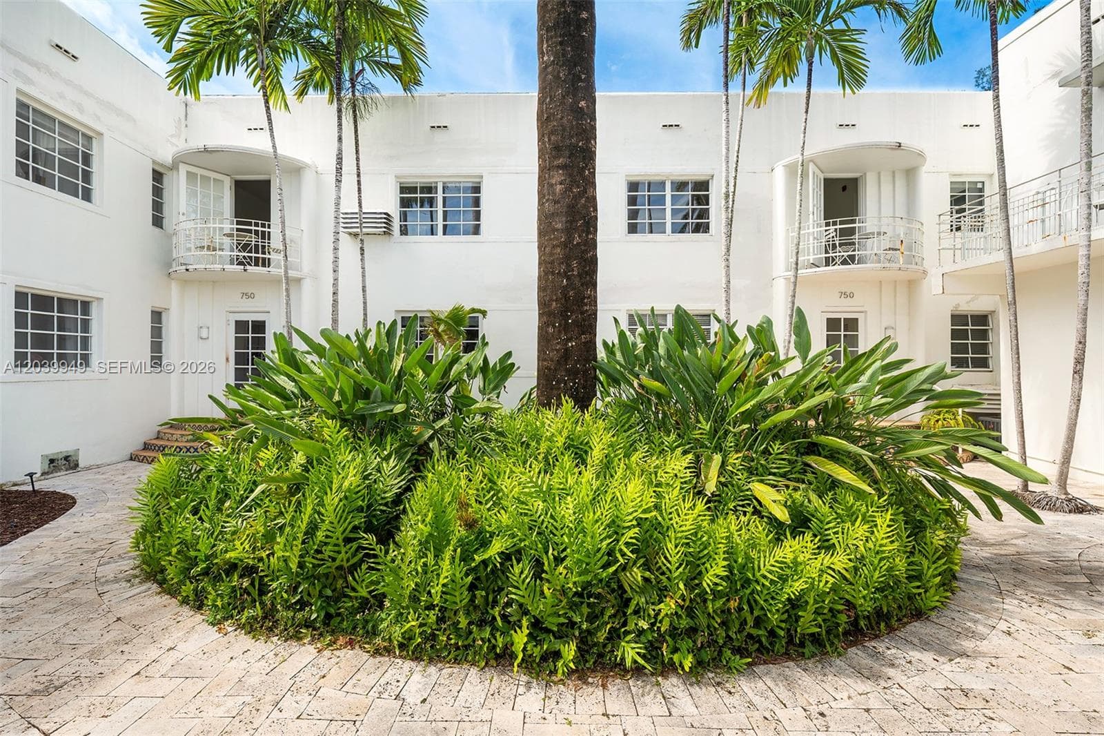 A12039949 — Miami Beach — 18