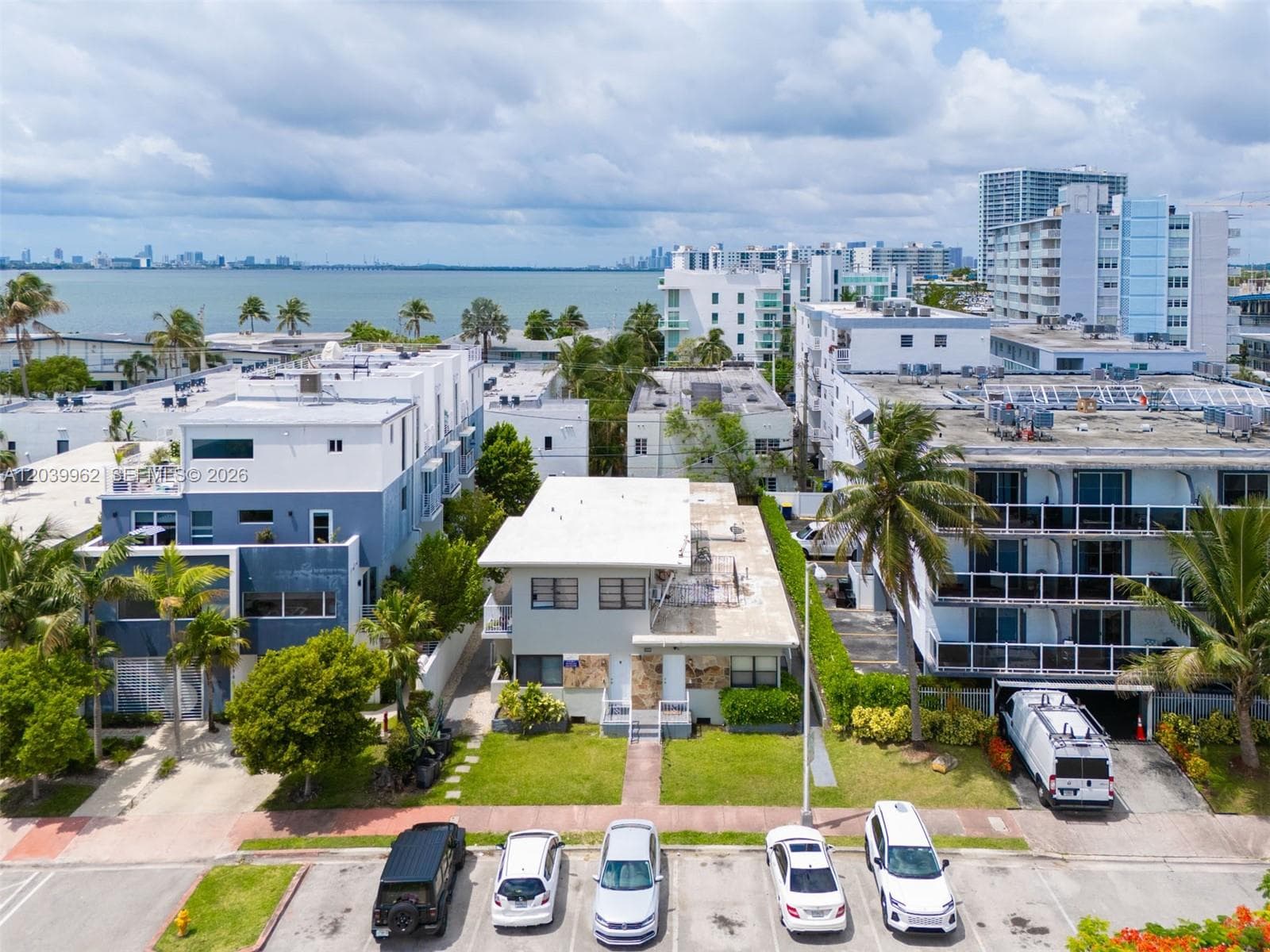 A12039962 — Miami Beach — 2