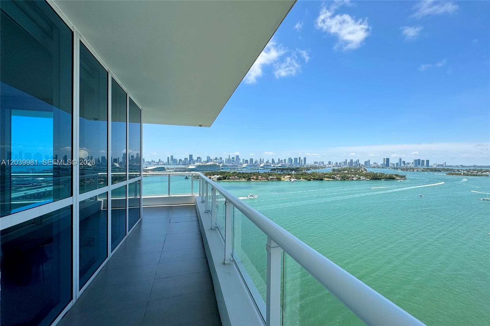 A12039981 — Miami Beach — 22