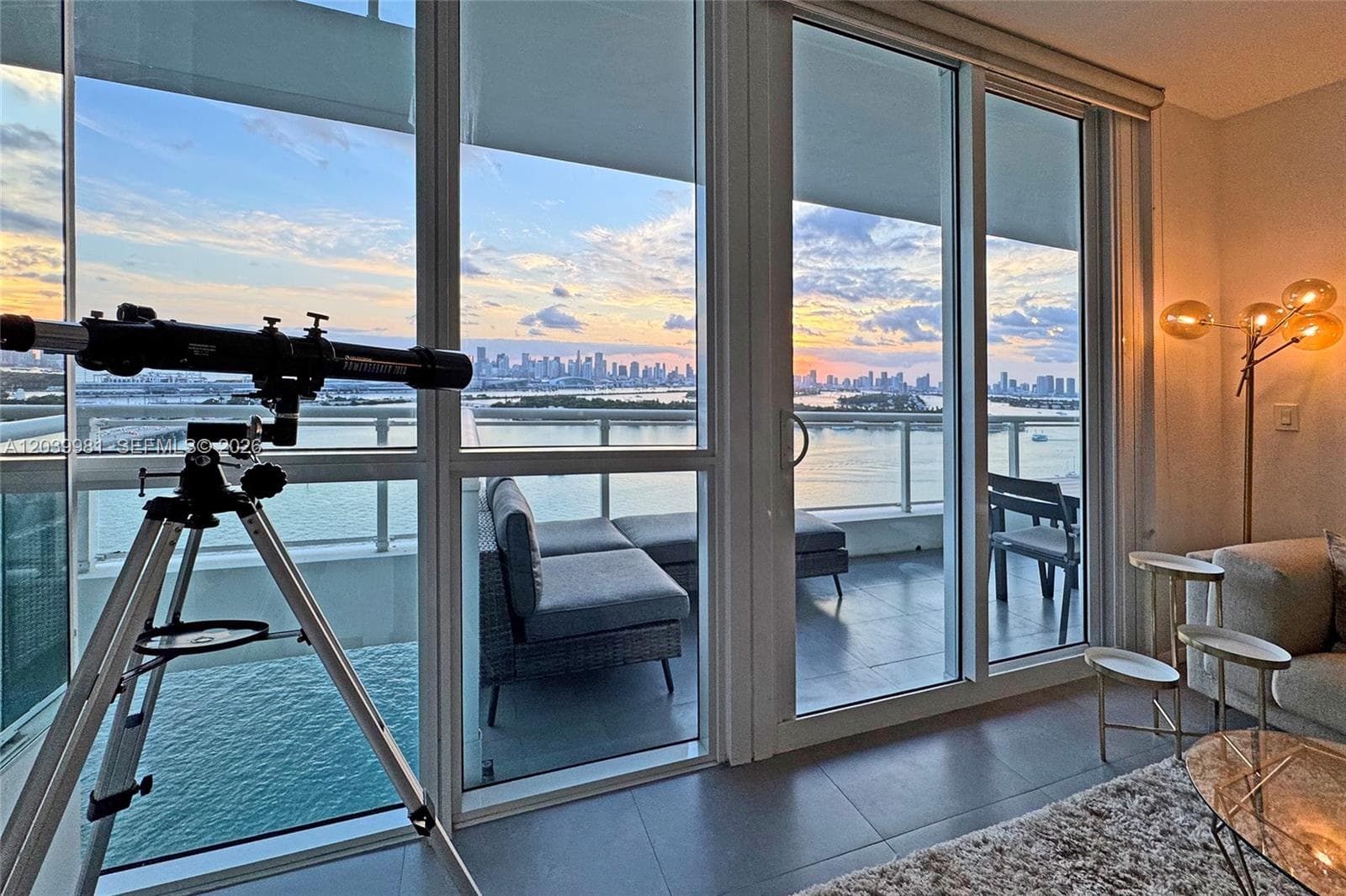 A12039981 — Miami Beach — 3