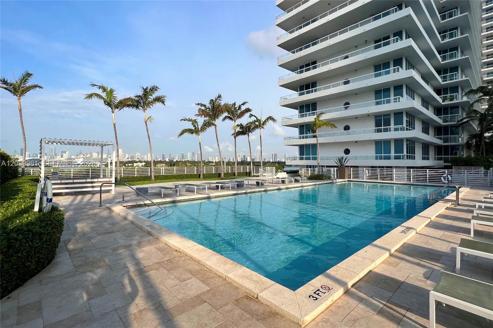 A12039981 — Miami Beach — 28