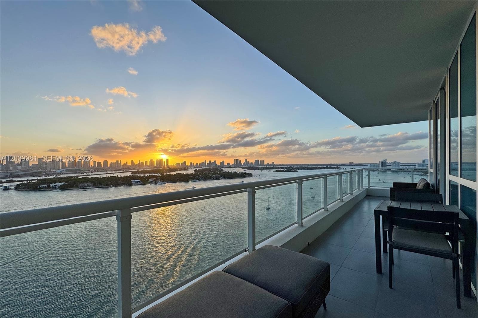 A12039981 — Miami Beach — 4