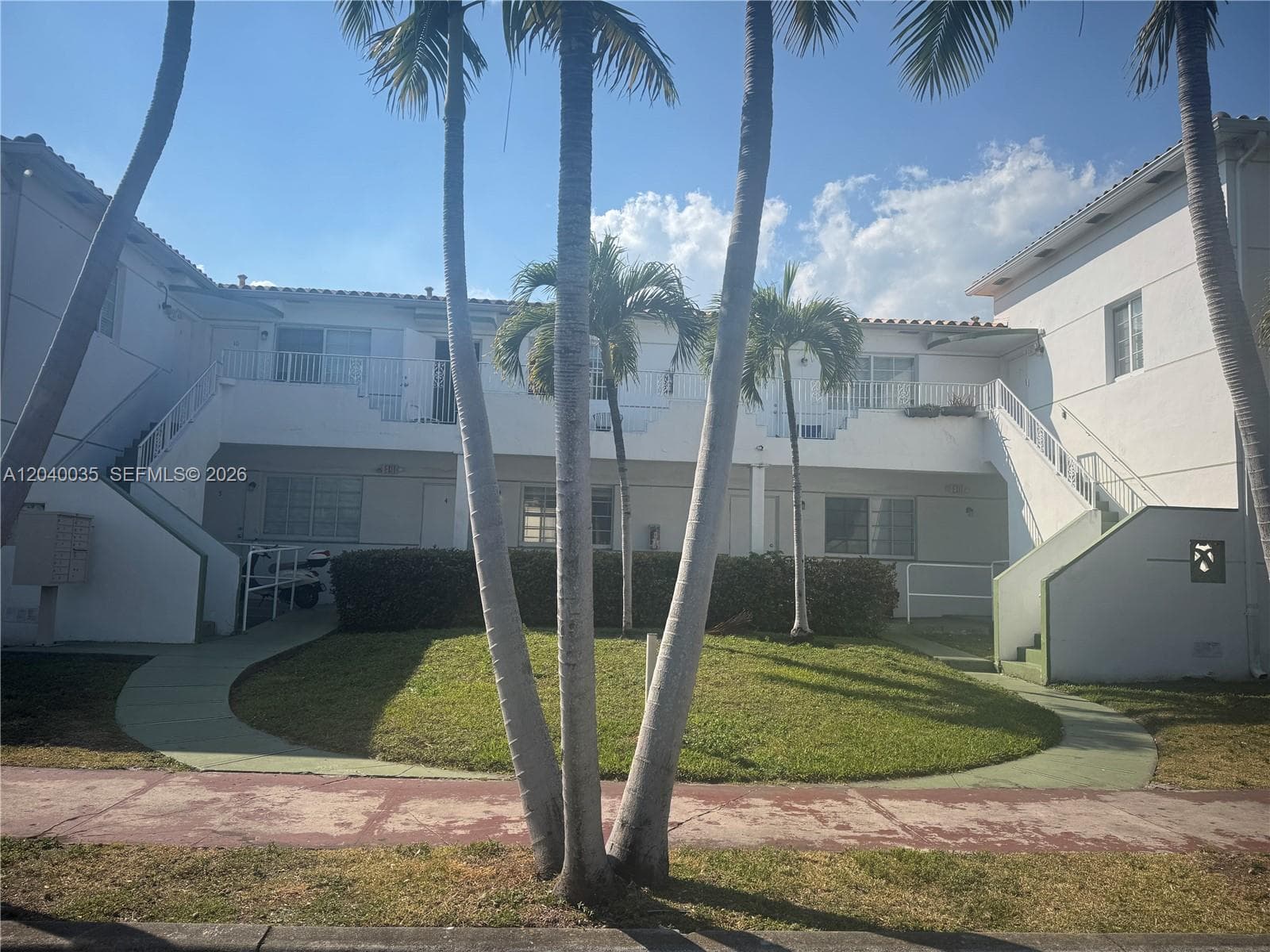 A12040035 — Miami Beach