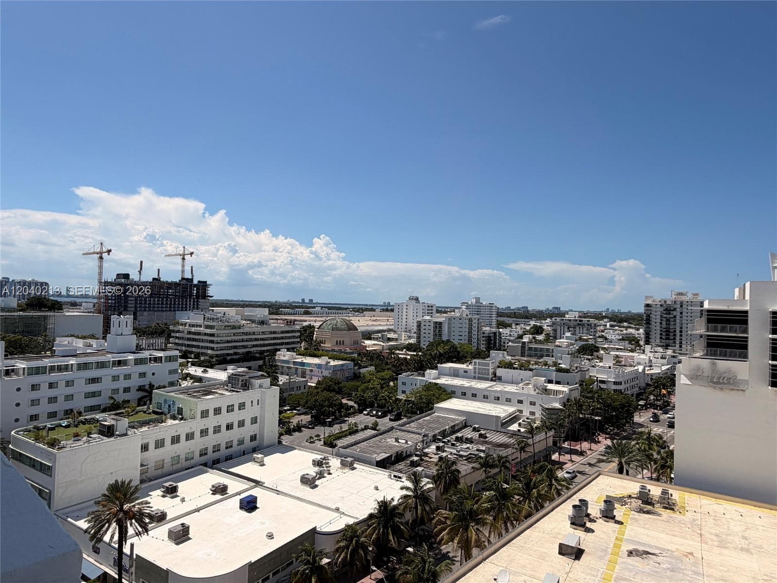A12040213 — Miami Beach — 30
